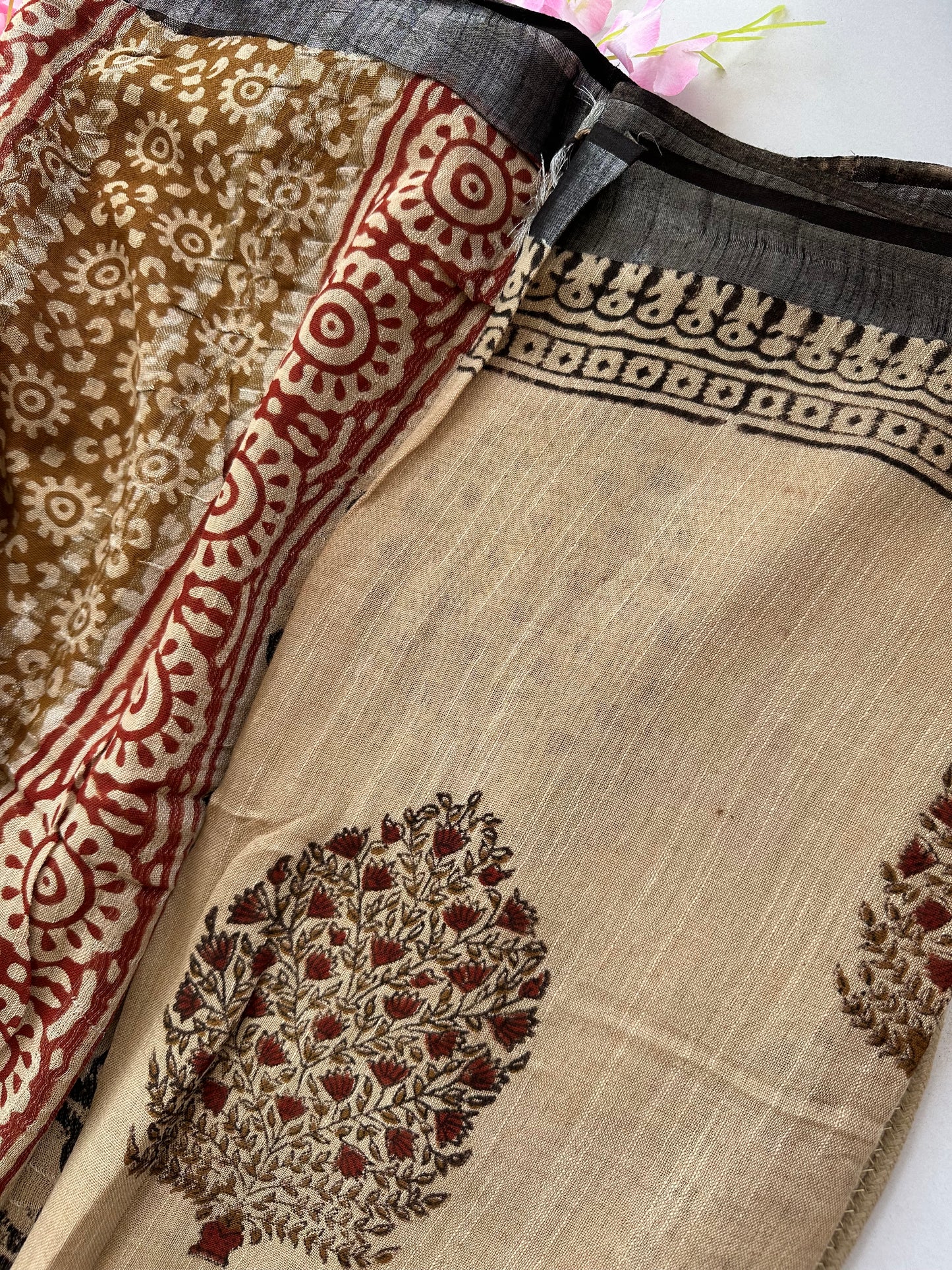 OBKS0012 Sandal motif saree