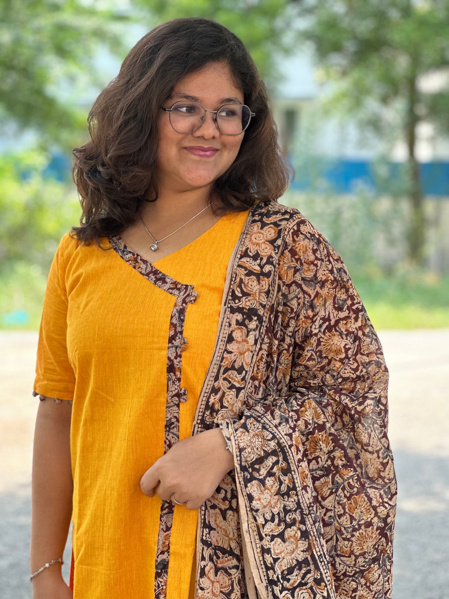 OBK0137 LAHARI- Yellow