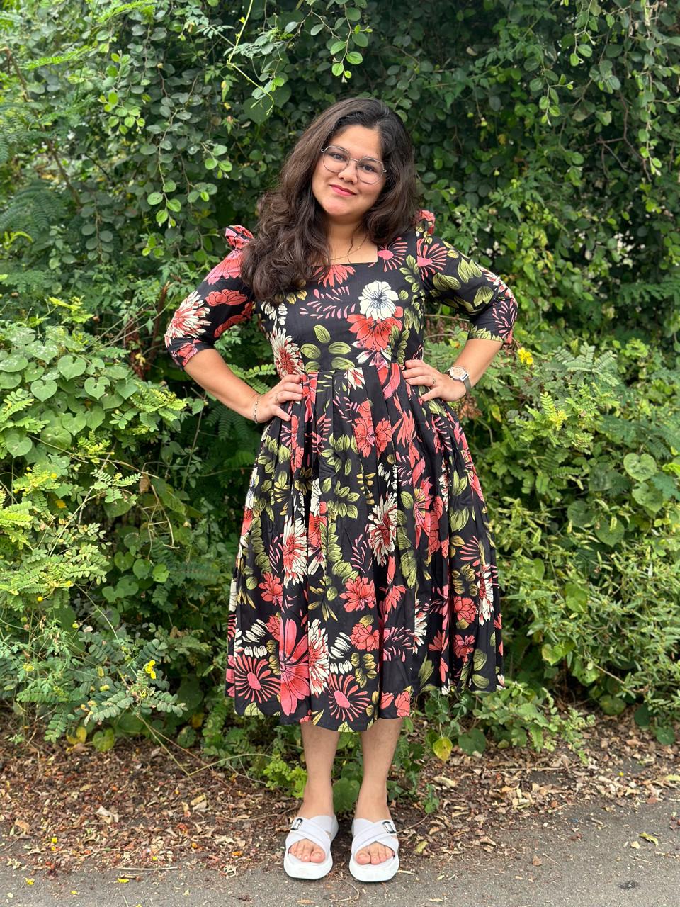 OBK0083 Black Flowers