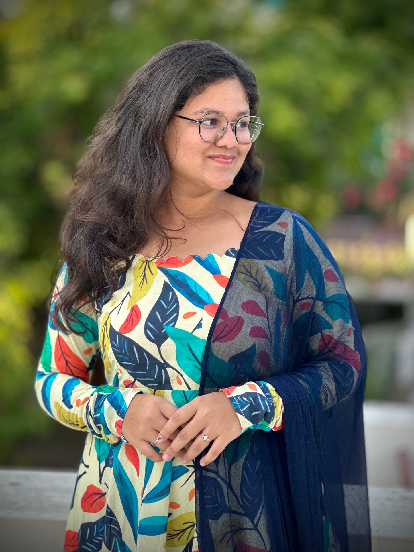 OBKF0040 SNEHA - Sandal leaf