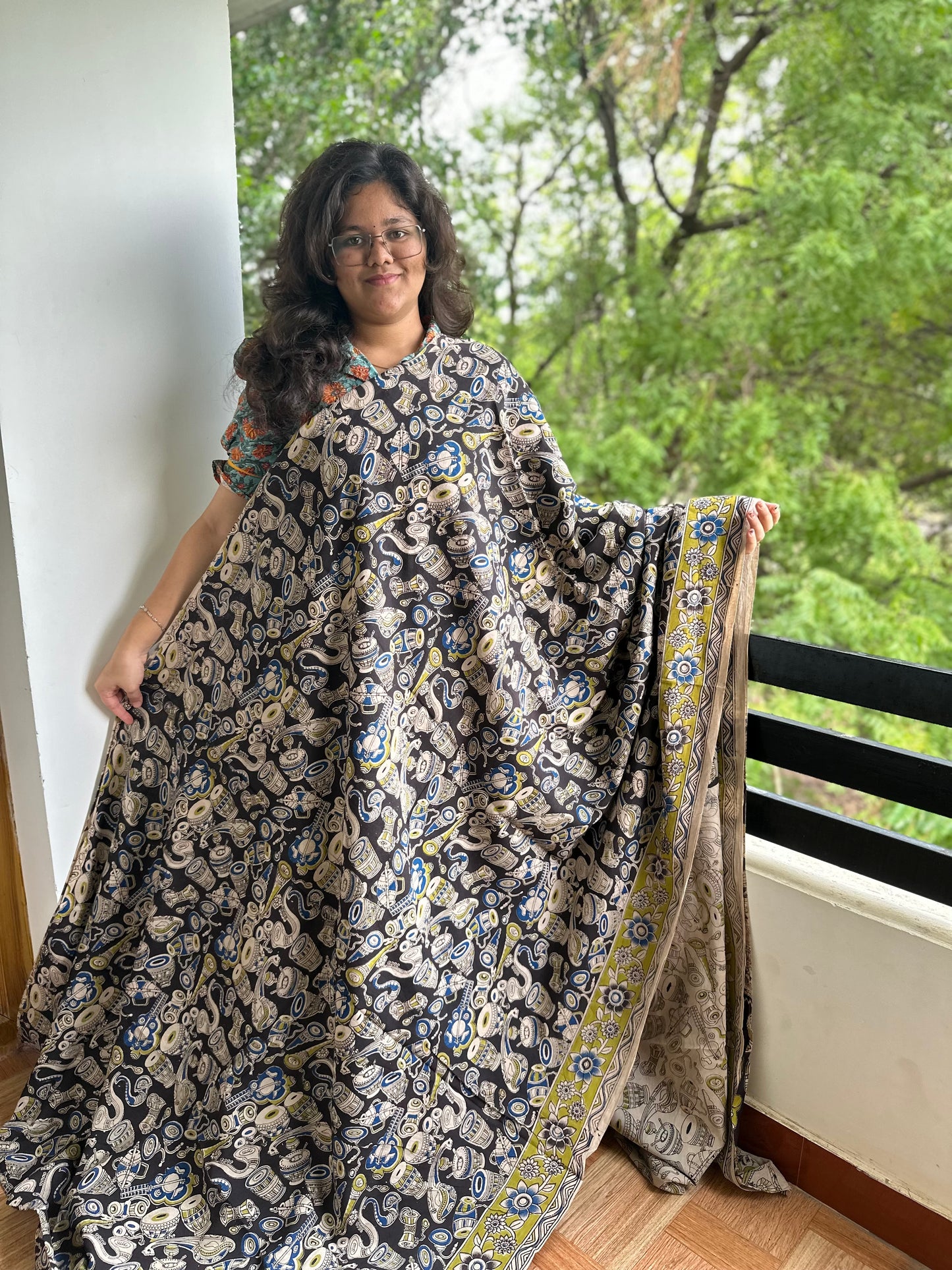 OBKS0004 Black drums Kalamkari Saree