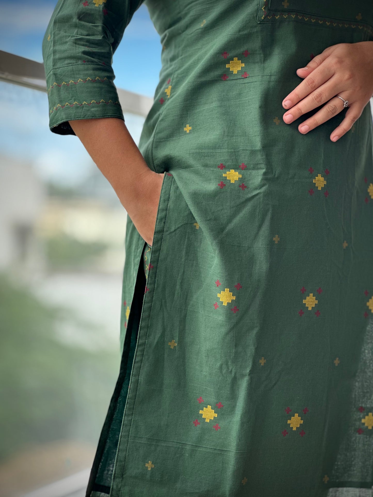 OBKC0019 KANIMOZHI Bottle green