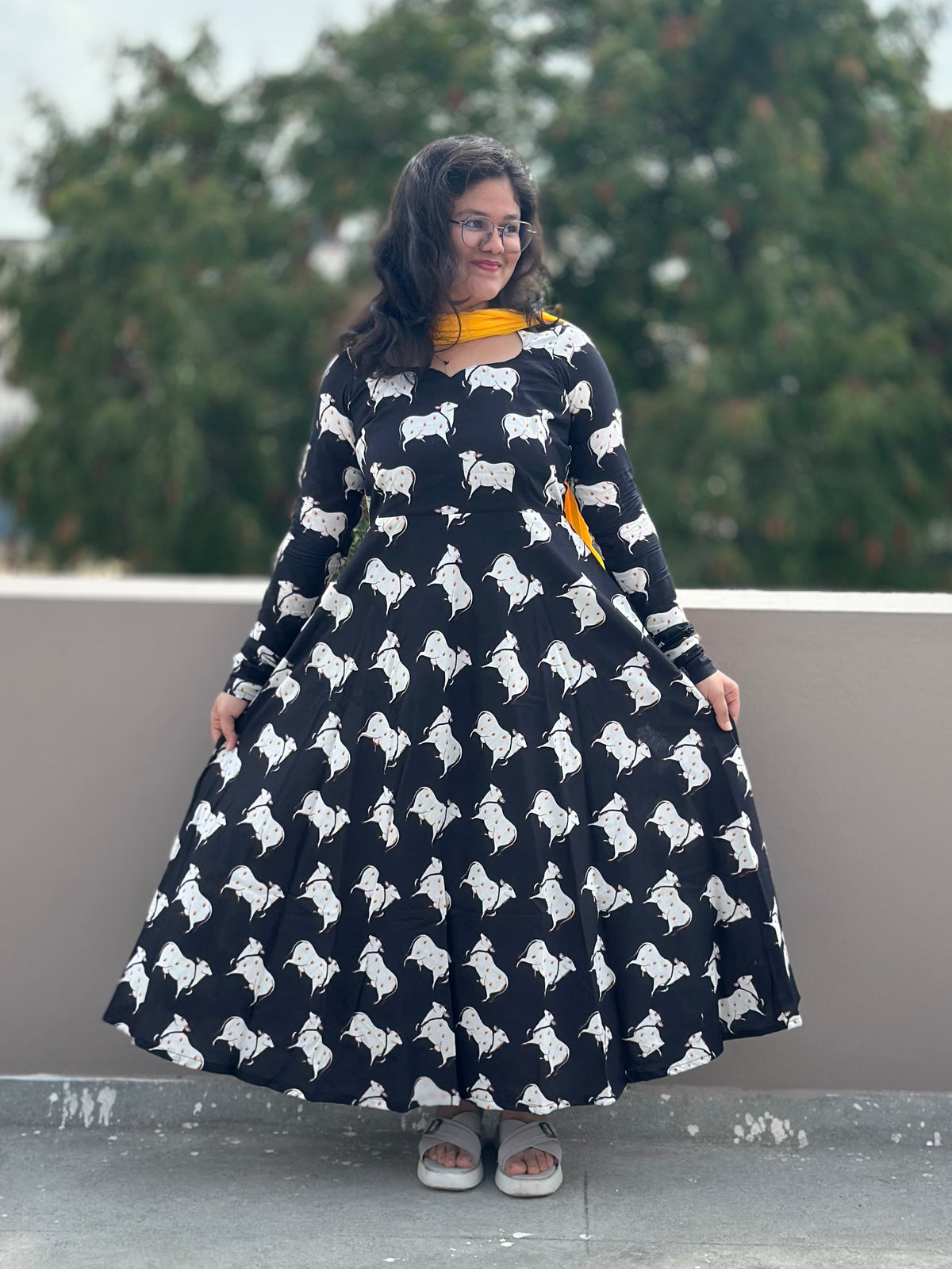 OBKF0057 SNEHA Black Cow