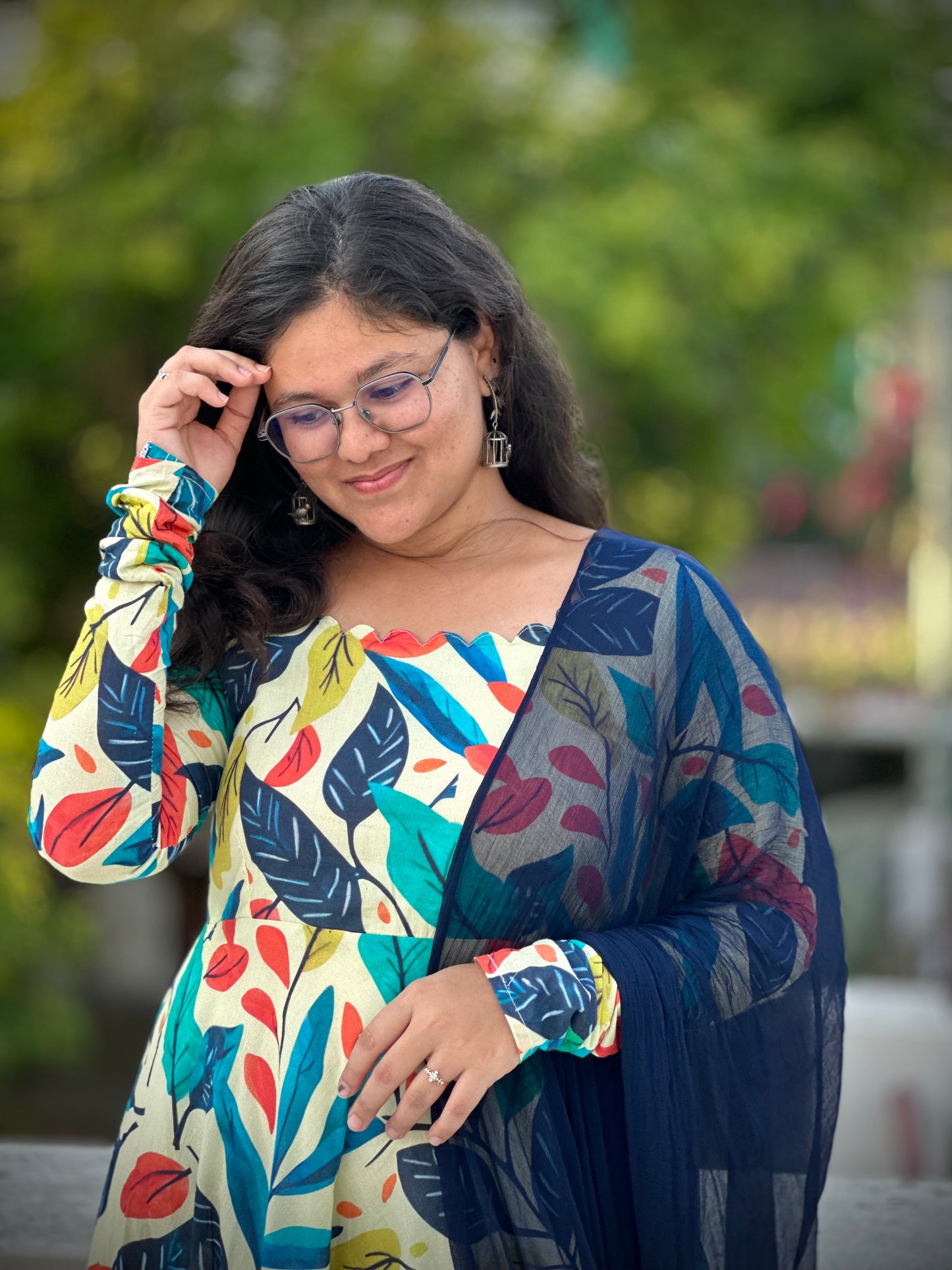 OBKF0040 SNEHA - Sandal leaf