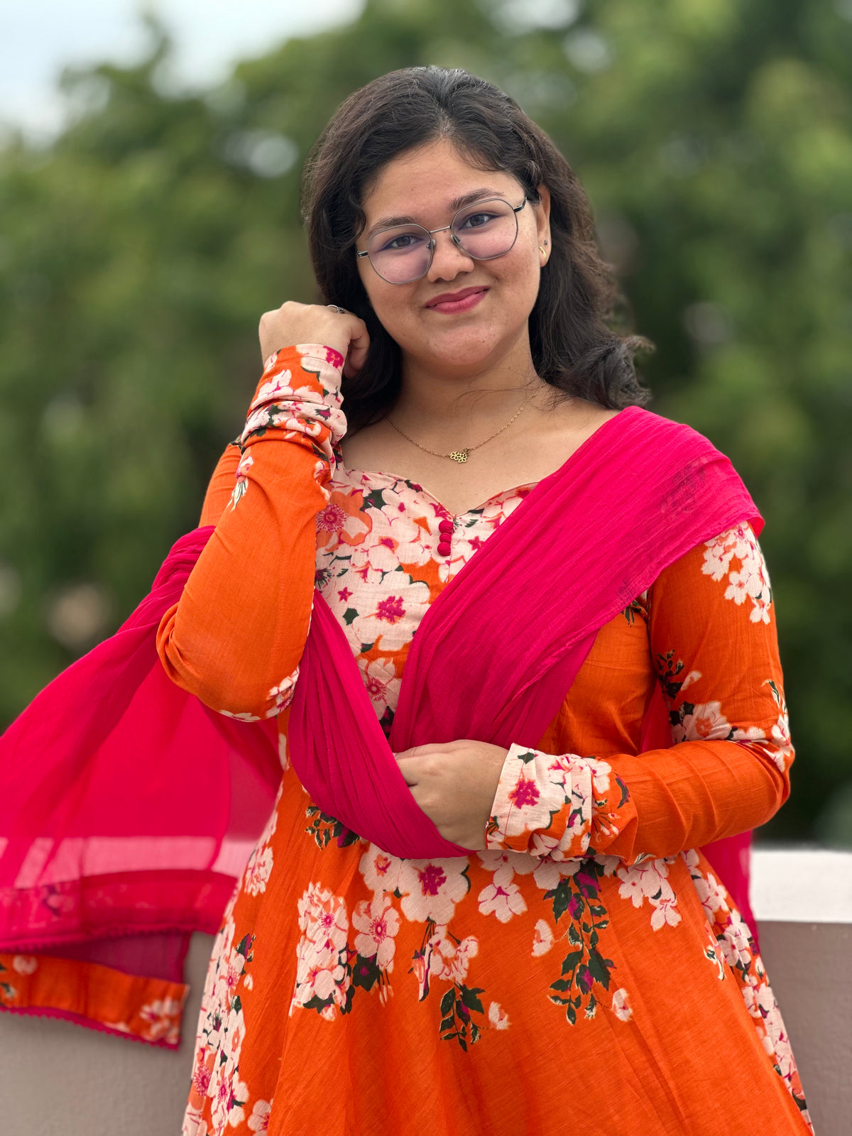 OBKF0050 SNEHA - Orange flowers