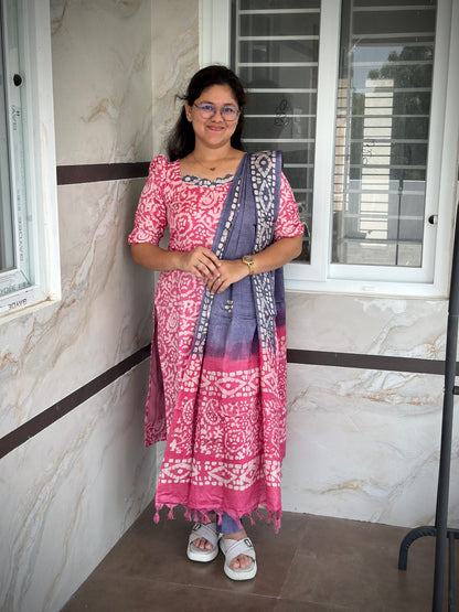 OBKC0026 AVANTHIKA Rose
