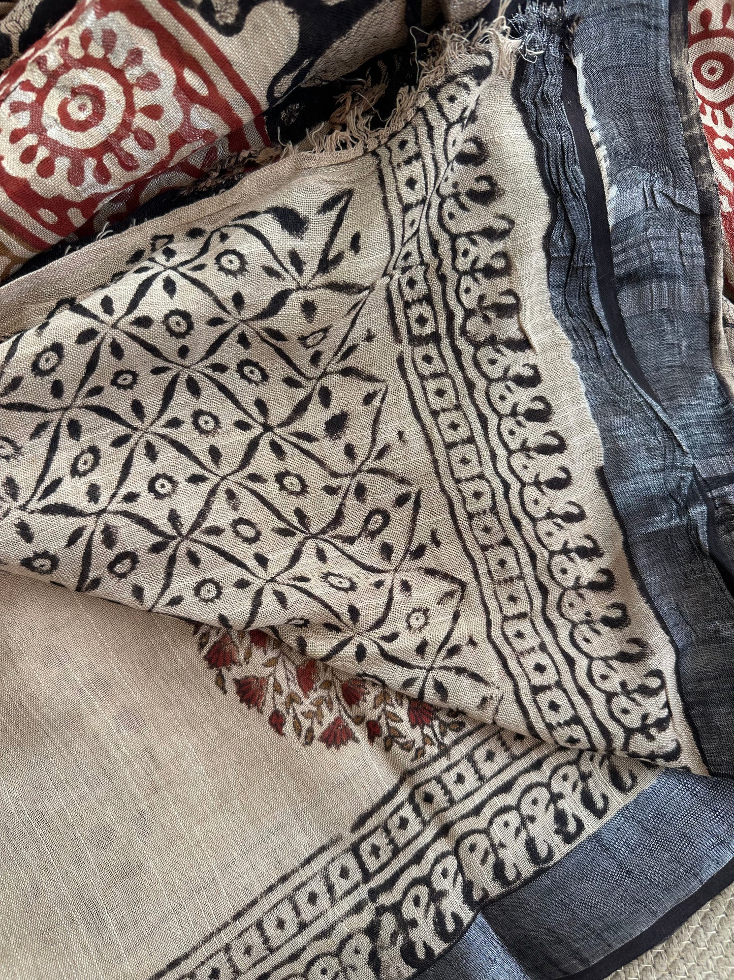 OBKS0012 Sandal motif saree