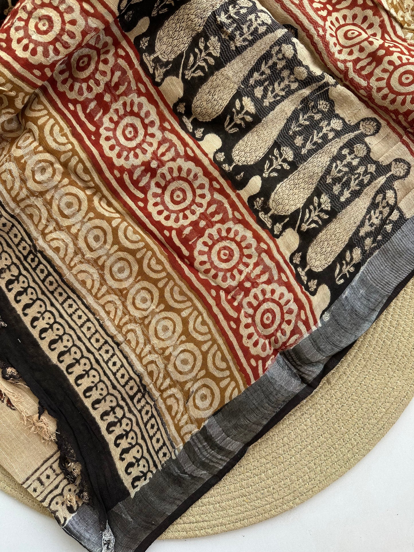 OBKS0012 Sandal motif saree