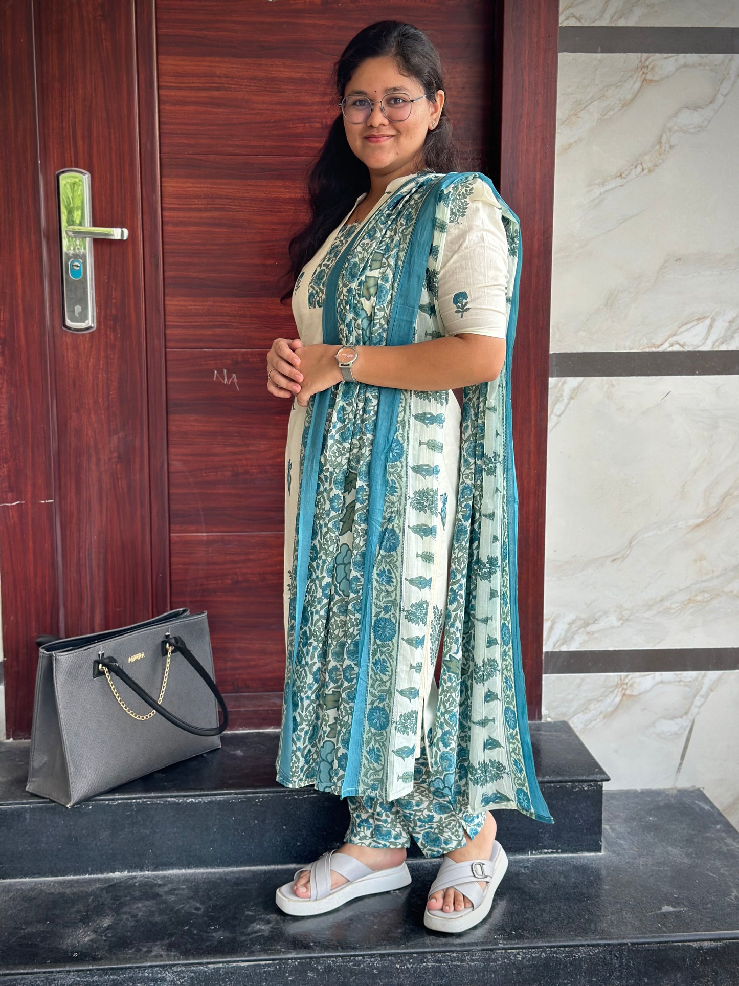 OBKC0014 VARSHA White