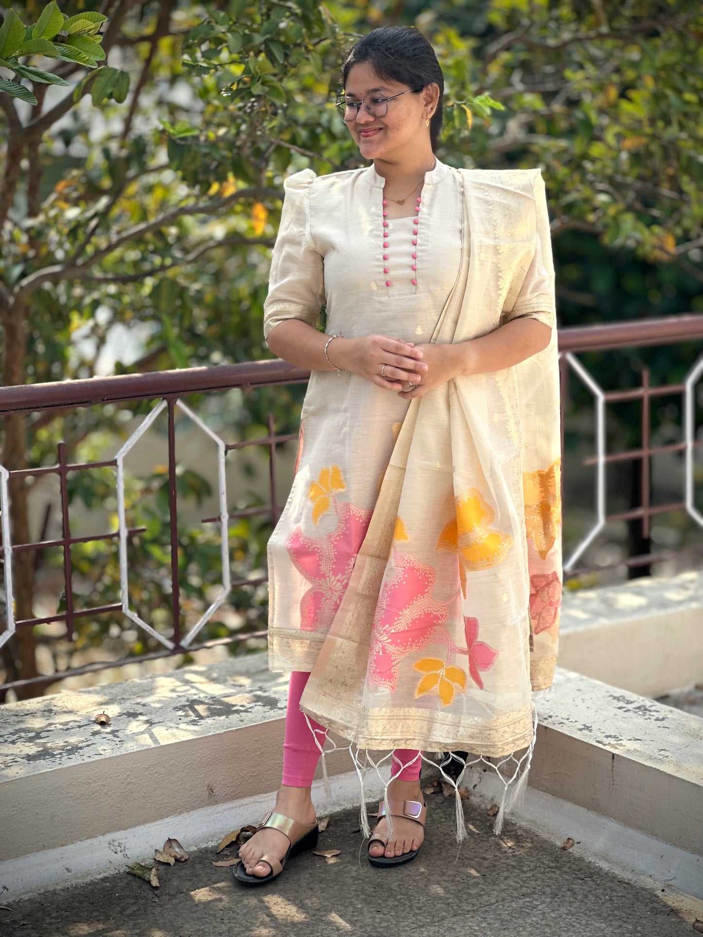 OBK0201 VADHANA Cream