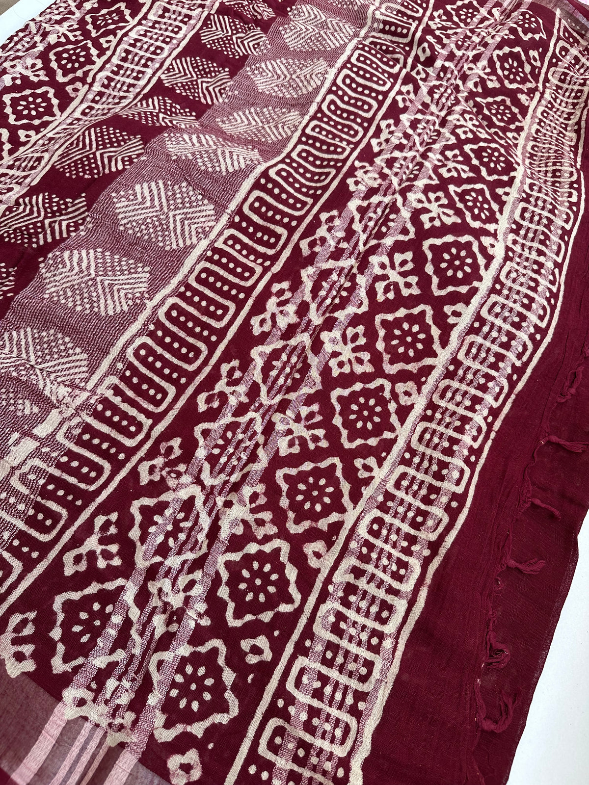 OBKS0024 Maroon motif Linen saree