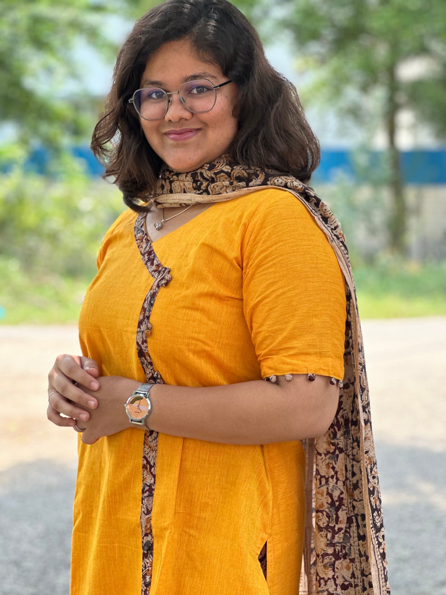 OBK0137 LAHARI- Yellow