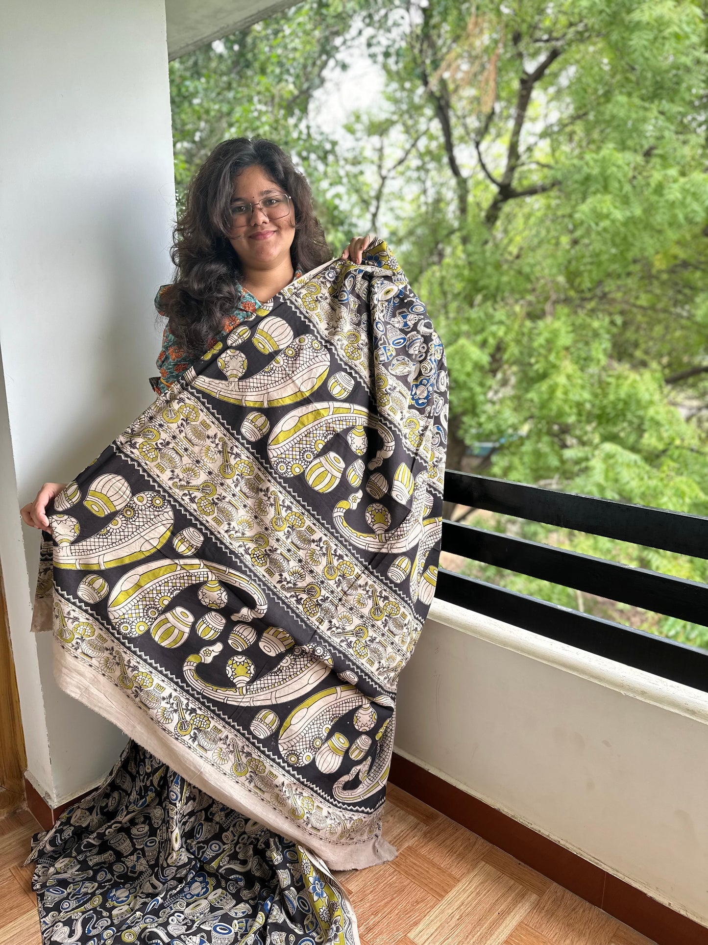 OBKS0004 Black drums Kalamkari Saree