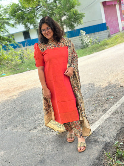 OBK0135 LAHARI-Peach