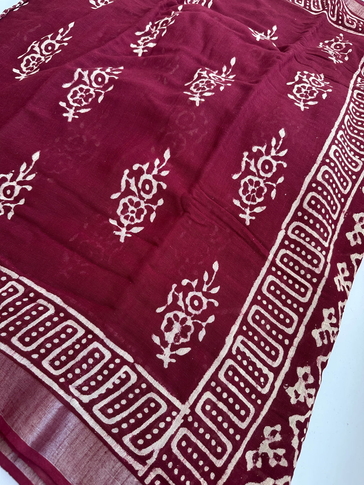 OBKS0024 Maroon motif Linen saree