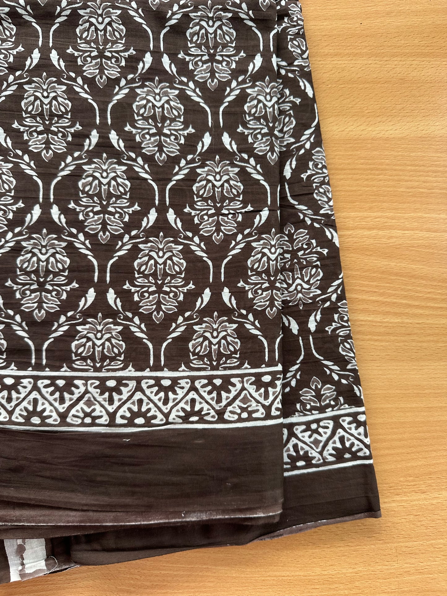 OBKS0021 Mul cotton saree - Brown motif