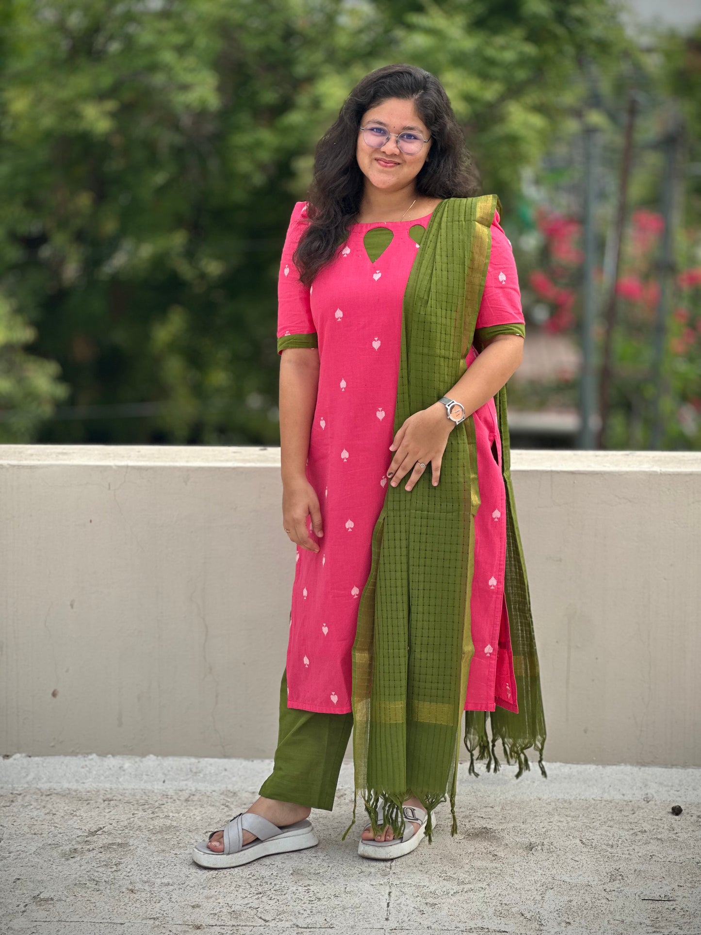 OBK0220 RAAGA Pink spade