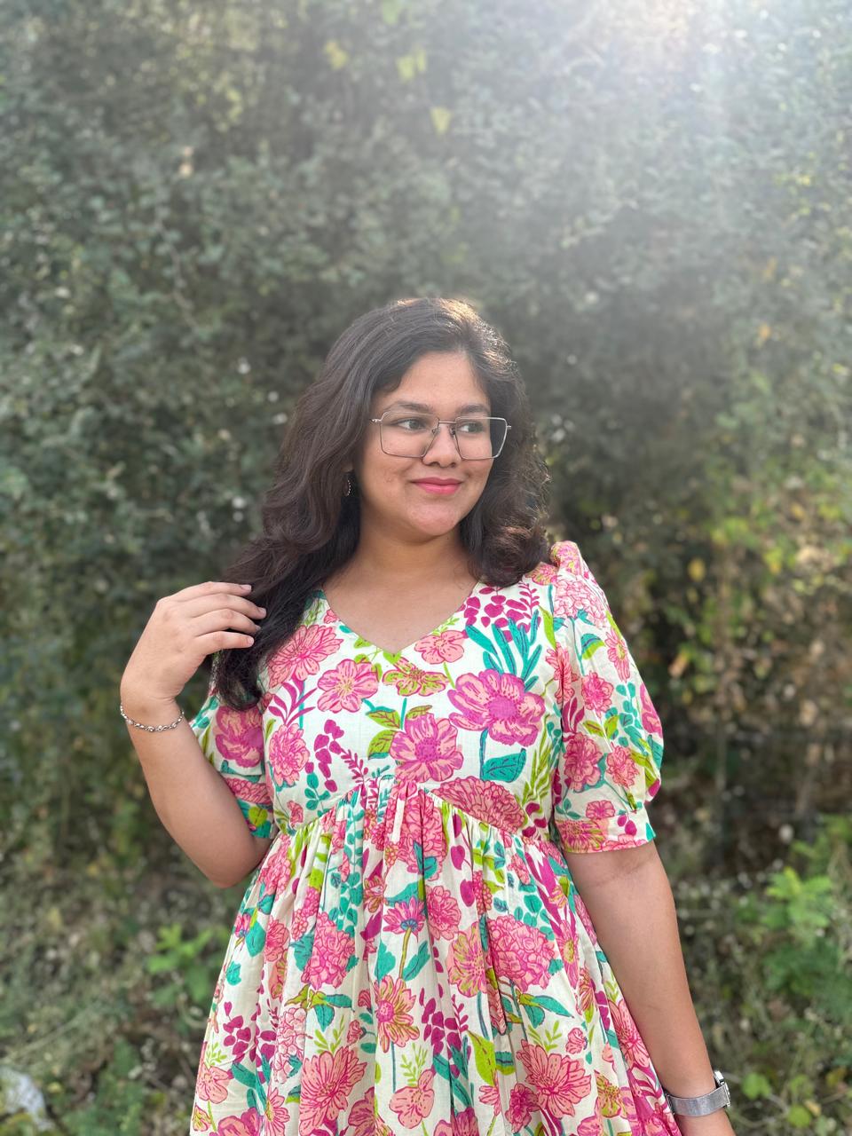 OBK0075 Cream floral Alia cut maxi