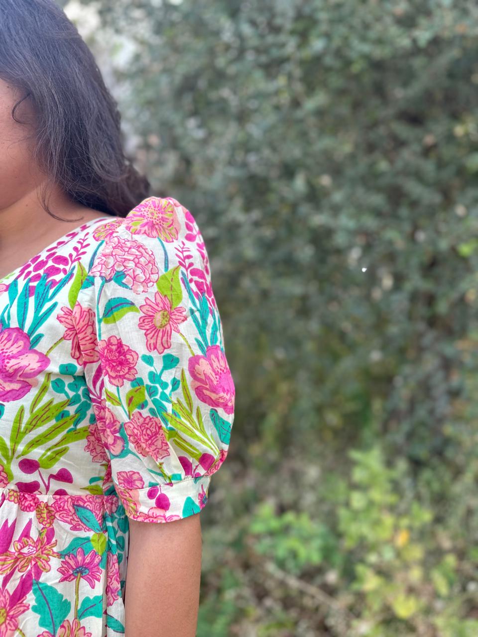 OBK0075 Cream floral Alia cut maxi