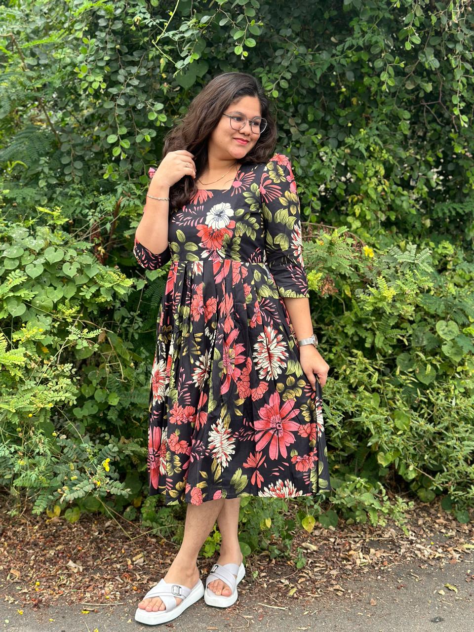 OBK0083 Black Flowers